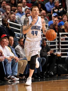 火箭开局进攻篮板率高居全联盟之首，创近10年来新高